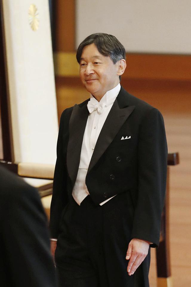 日本历任天皇名单列表