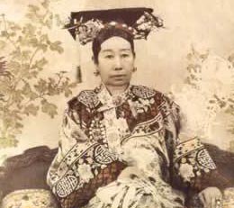 慈禧太后简介-三度垂帘听政，干扰清朝政治48年