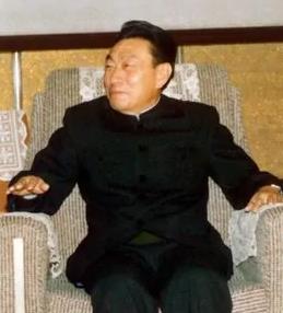 陈希同