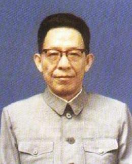 张春桥