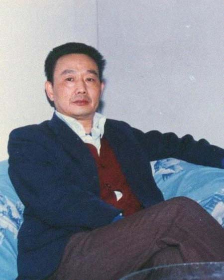 何伯杰