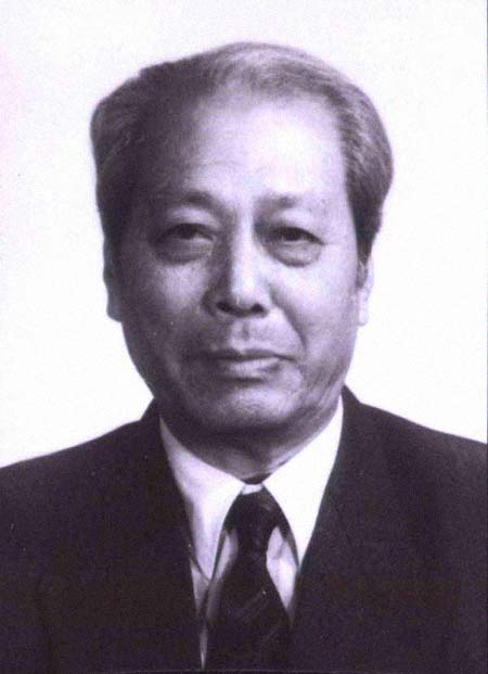 薛天