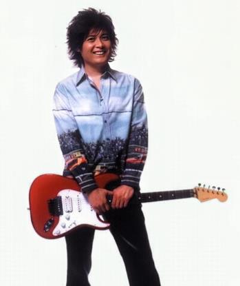 李彤