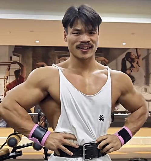 嘴哥真名李文龙