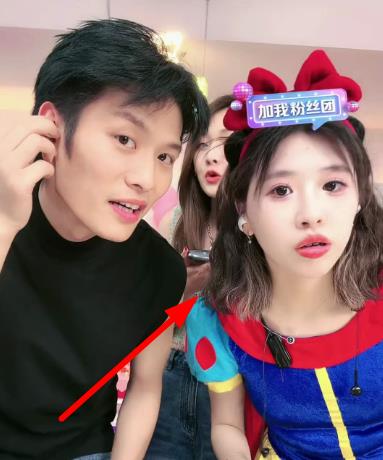 小黄叫真名婧妍