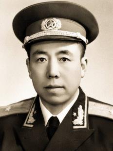 孔飞